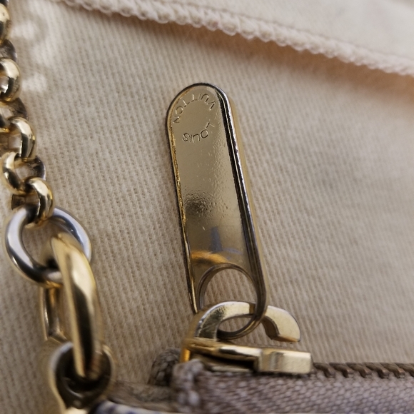 Authentic Louis Vuitton damier azur pochette MM - Picture 9 of 11